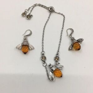 NEW Dainty Silver Tone Honey Bee Chain Bracelet and Earrings
